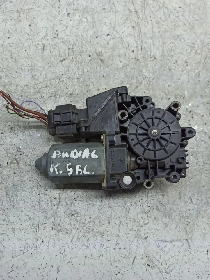 Audi A6 S6 C5 4B (1997 - 2001) 114184101 Стеклоподъемник задней двери — фото 1