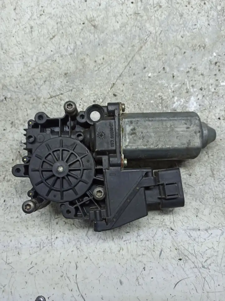 Audi A6 S6 C5 4B (1997 - 2001) 119024114 Стеклоподъемник задней двери — фото 1