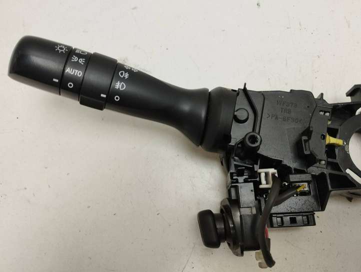 Toyota Avensis T270 (2009 - 2012)  0518017F423 Другие включатели / ручки/ переключатели