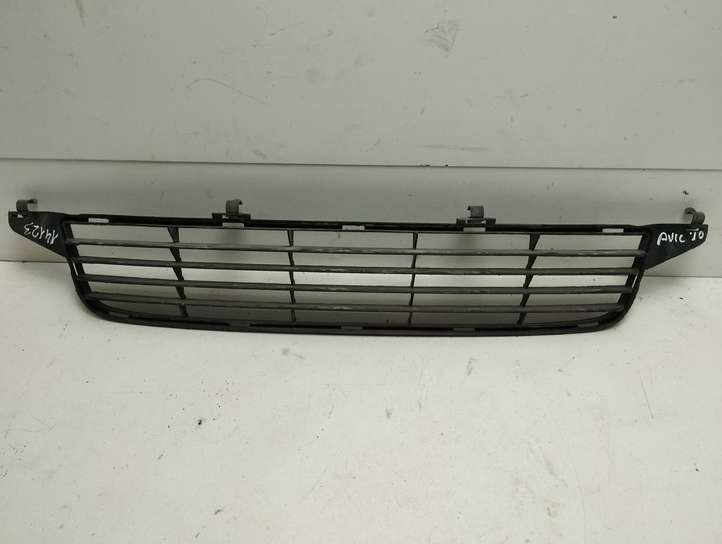 Toyota Avensis T270 (2009 - 2012)  5311205080 Нижняя решётка (из трех частей)