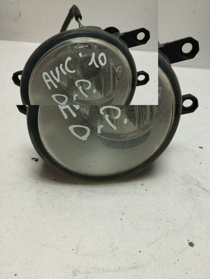 Toyota Avensis T270 (2009 - 2012)  812100D042 Передняя противотуманная фара