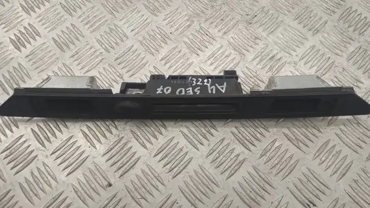Audi A6 S6 C6 4F (2008 - 2011) 8E0827657G Подсветка номера — фото 1