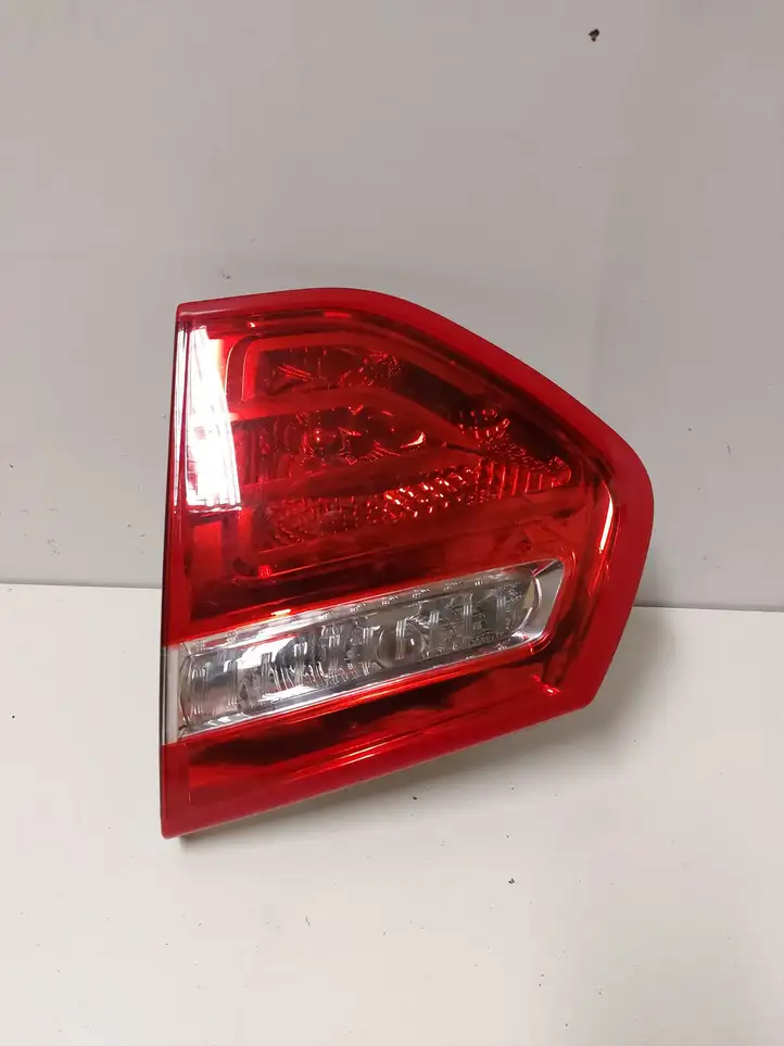 Citroen C4 I Picasso (2006 - 2013) 9653547677 Задний фонарь в крышке багажника — фото 1