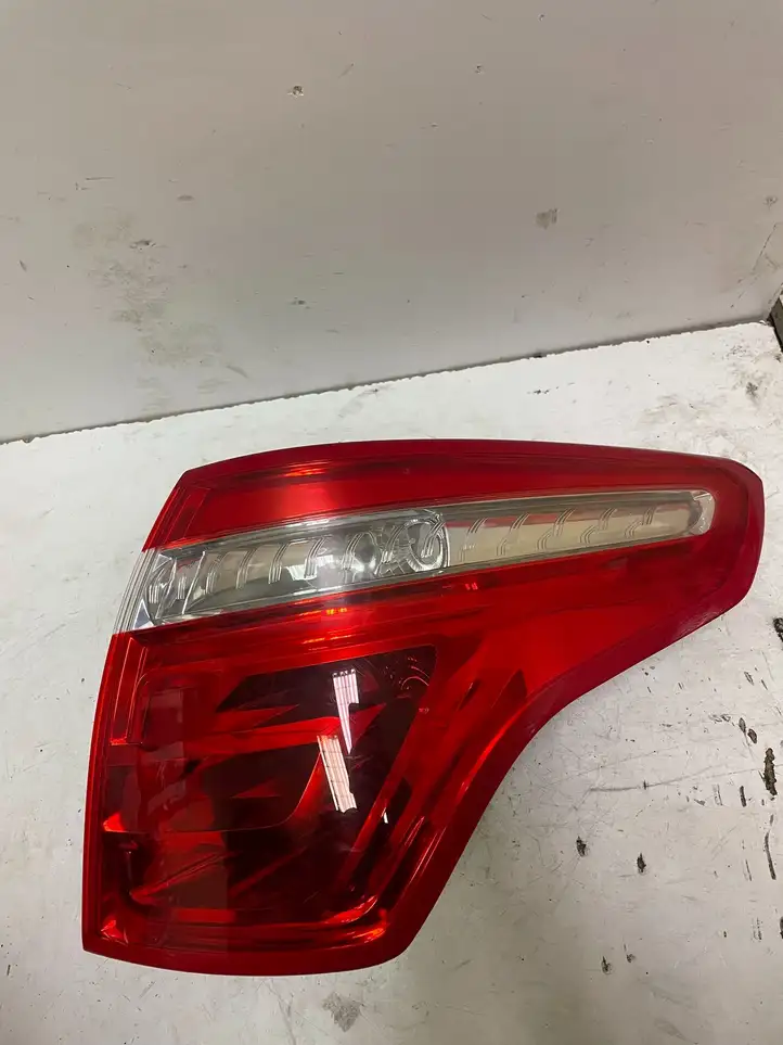Citroen C4 I Picasso (2006 - 2013) 9653547480 Задний фонарь в кузове — фото 1