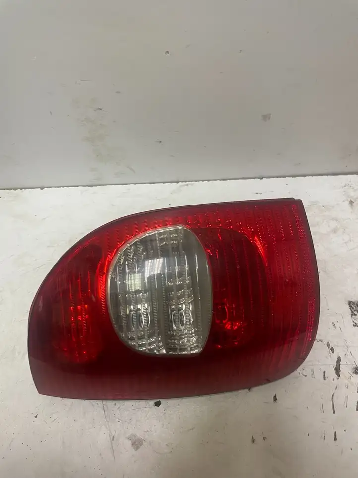 Citroen Xsara Picasso (1999 - 2012) 9631563980 Задний фонарь в кузове — фото 1