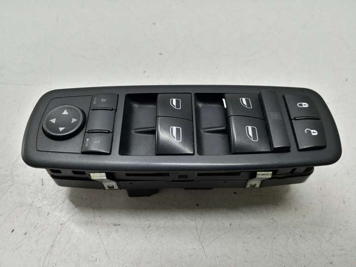 Chrysler Town and Country (2010 - 2016)  04602535AH Кнопка стеклоподъемников
