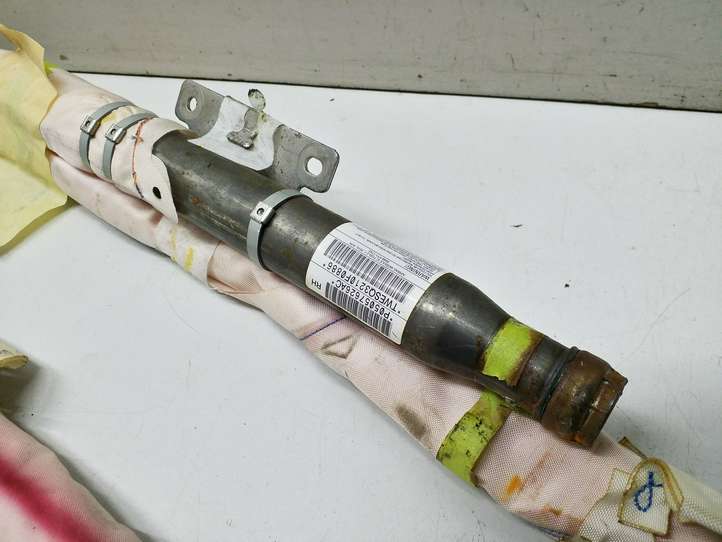 Chrysler Town and Country (2010 - 2016)  P05057626AC Звукоизоляция крыши