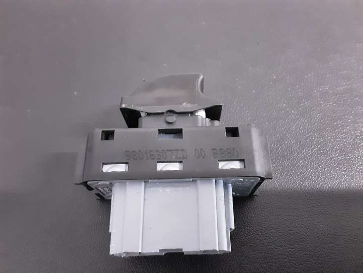 Citroen Berlingo (2018 - )  98016307ZD Кнопка стеклоподъемников