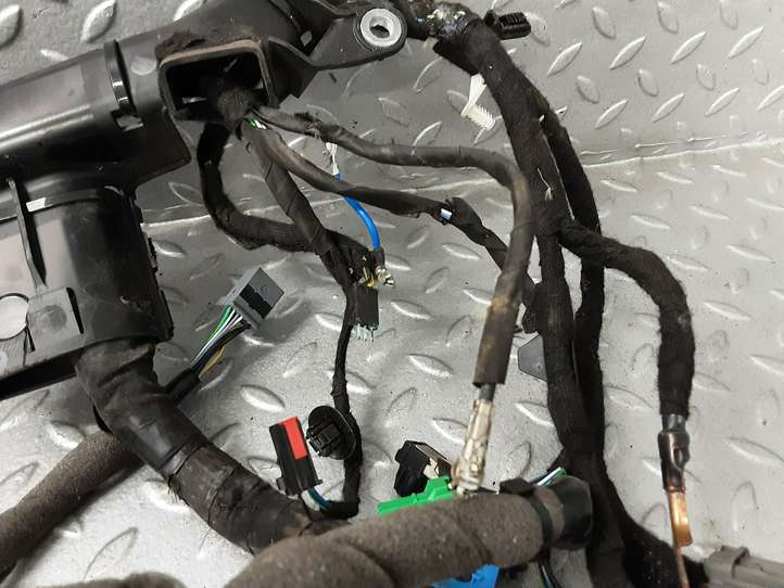 Land Rover Defender (2020 - )  M8B214401JVAC Другой проводник
