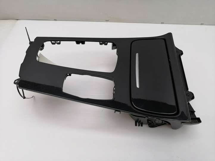 BMW 5 GT F07 (2010 - 2017)  51169142155XX Держатель чашки