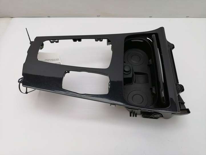 BMW 5 GT F07 (2010 - 2017)  51169142155XX Держатель чашки