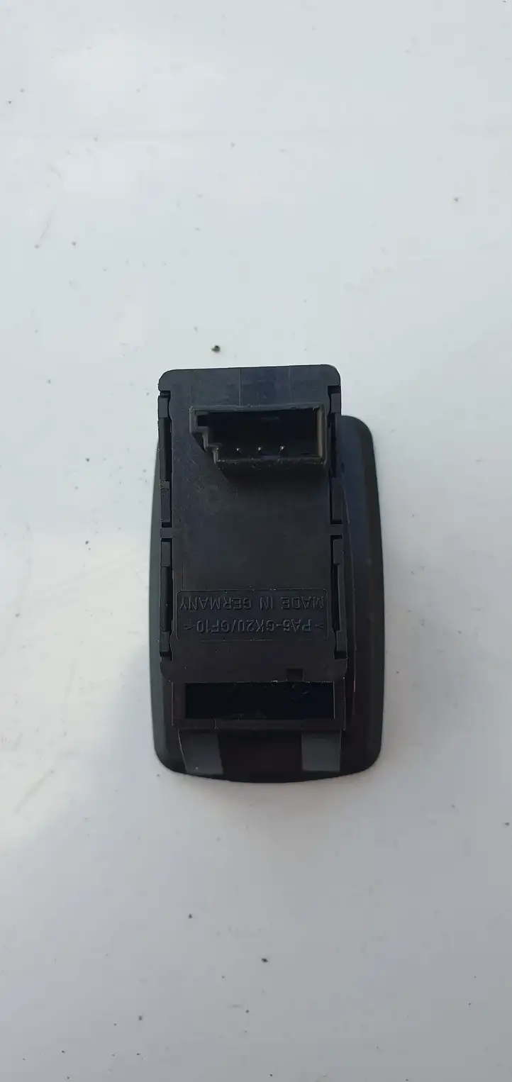 BMW 3 E90 E91 (2005 - 2012) 15939900 Кнопка стеклоподъемников — фото 2