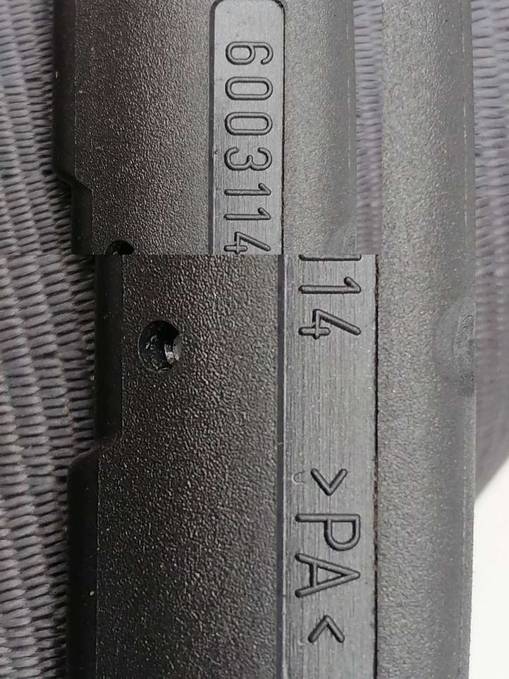 Volvo S60 (2000 - 2004)  570521400L Средний ремень безопасности ()