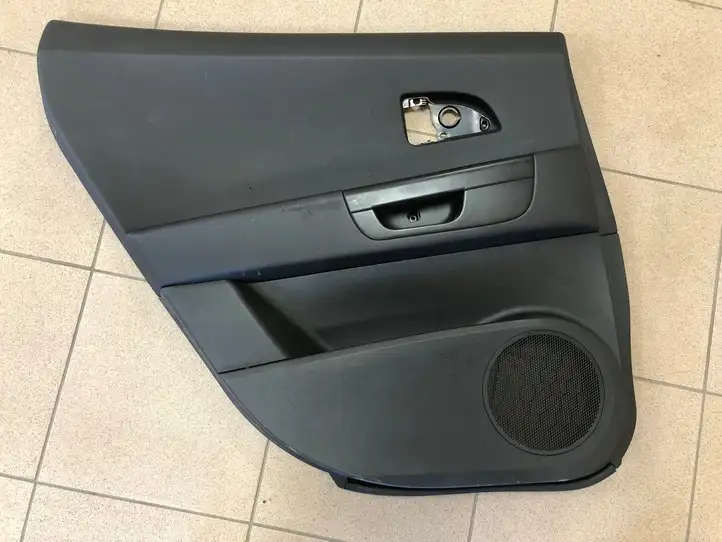 Kia Ceed (2006 - 2010) 833101H000 Обшивка задней двери — фото 1