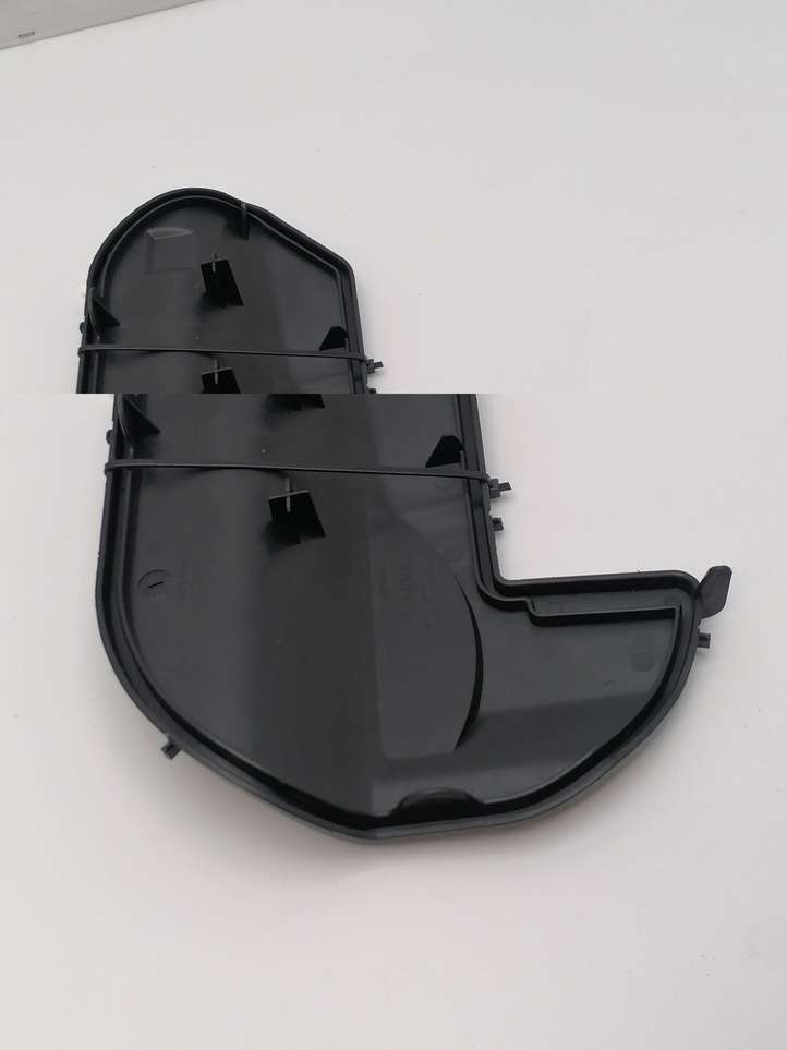 Volvo S60 (2000 - 2004)  9168973 Крышка ящика предохранителей