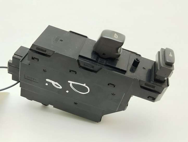 Volvo S60 (2000 - 2004)  30658117 Кнопка стеклоподъемников