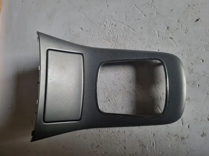 Toyota Avensis T250 (2006 - 2009) Передняя пепельница — фото 1