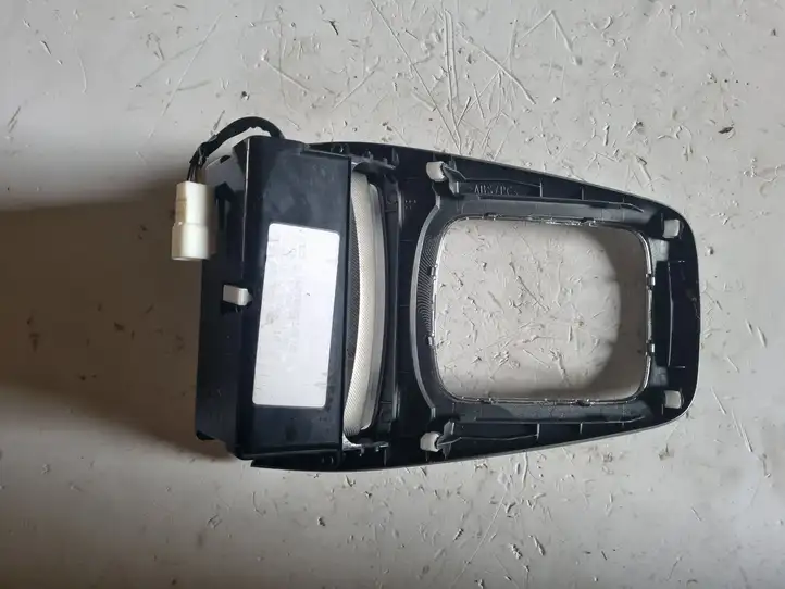 Toyota Avensis T250 (2006 - 2009) Передняя пепельница — фото 2
