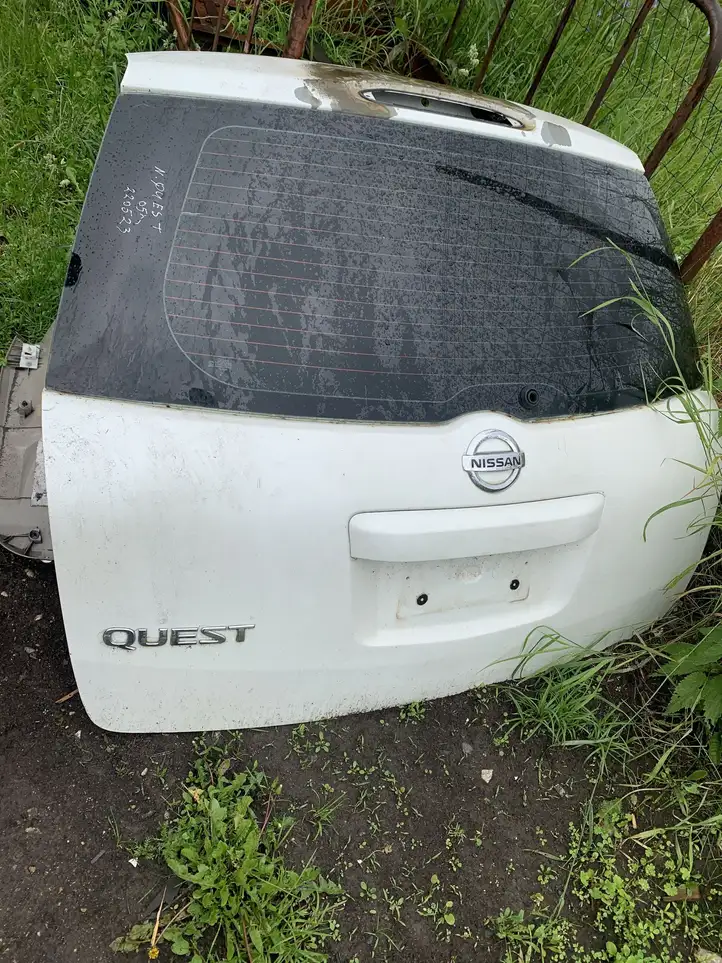 Nissan Quest (2003 - 2009) Крышка багажника — фото 1