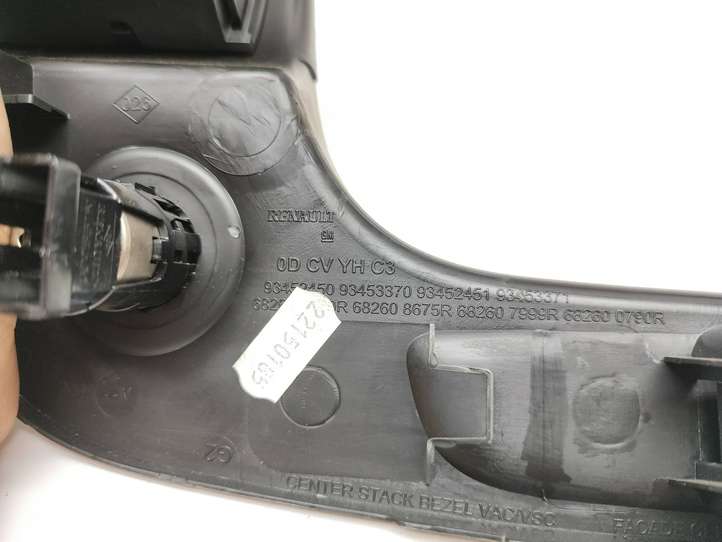 Renault Trafic III (X82) (2014 - )  682608675R Центральная консоль