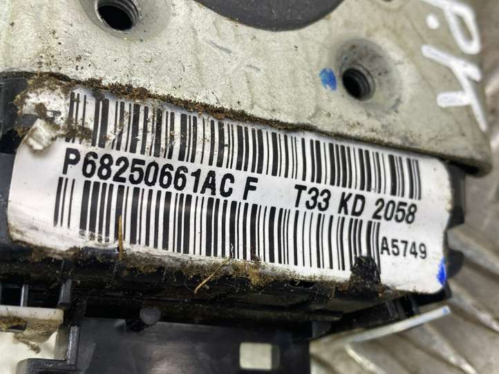 Jeep Grand Cherokee (2010 - 2021)  P68250661AC Передняя звукоизоляция