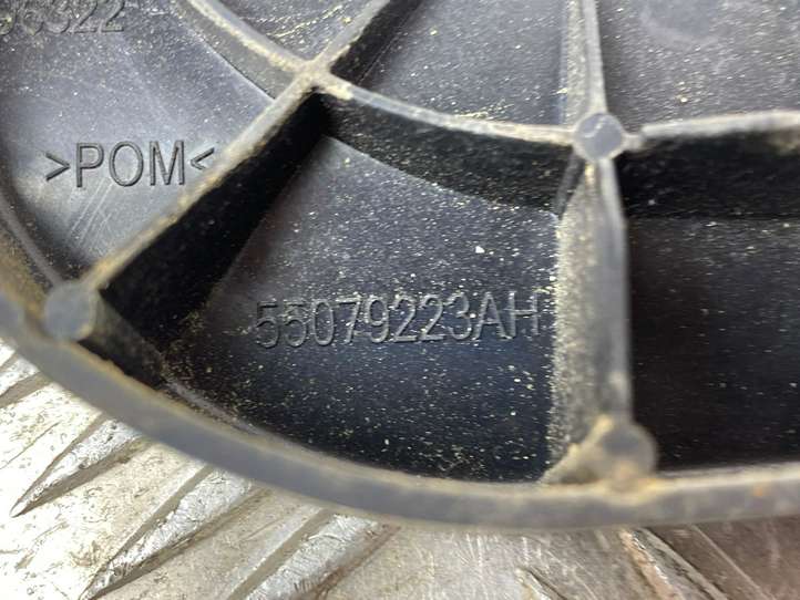 Jeep Grand Cherokee (2010 - 2021)  55079223AH  Держатель заднего бампера (кронштейн)