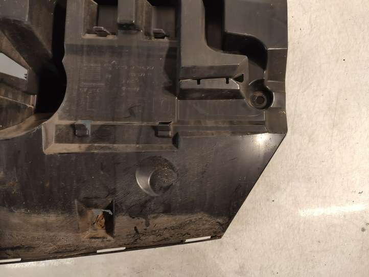 BMW 5 F10 F11 (2009 - 2016)  7184767  Держатель заднего бампера (кронштейн)