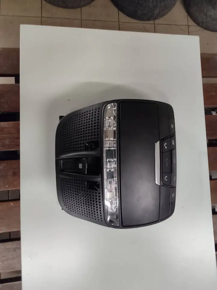 Mercedes-Benz C AMG W205 (2014 - ) A0008275323 Передняя подсветка — фото 1