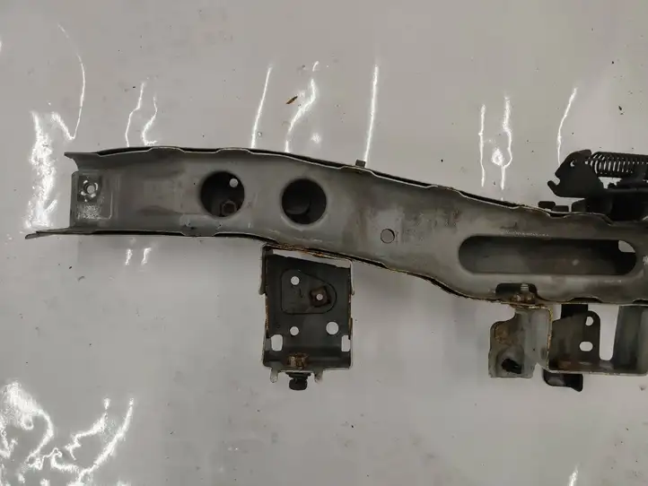 Toyota Prius+ (ZVW40) (2011 - 2018) 5320147050 Верхняя панель радиатора — фото 6
