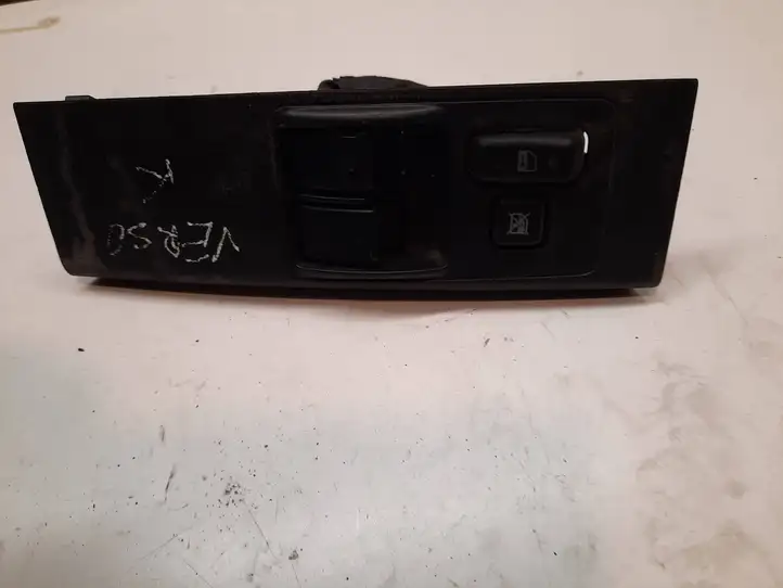 Toyota Corolla Verso E121 (2004 - 2007) 742320F020 Блок кнопок стеклоподъемников — фото 1