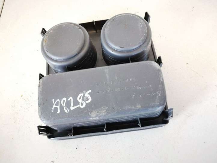Toyota Previa (XR30, XR40) II (2000 - 2006)  5884428020 Передний держатель чашки