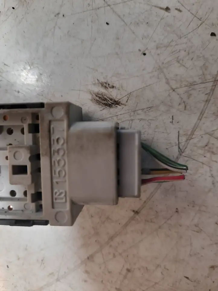 Toyota Avensis T250 (2006 - 2009) 153337 Кнопка обогрева стекла — фото 2