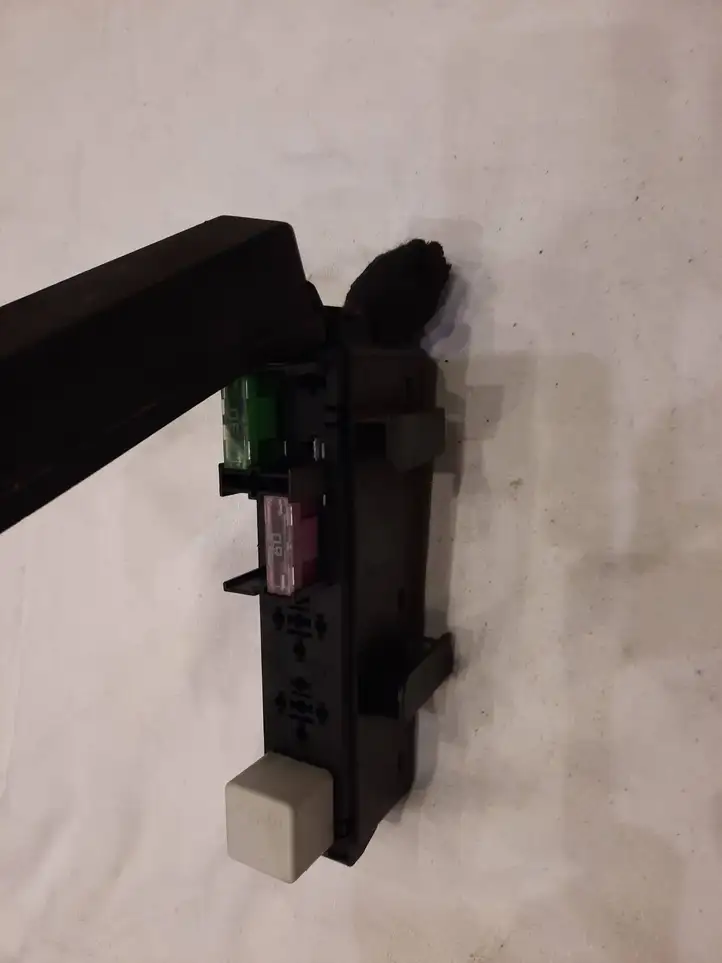 Opel Signum (2002 - 2008) PA6GF10GB20 Блок предохранителей — фото 1