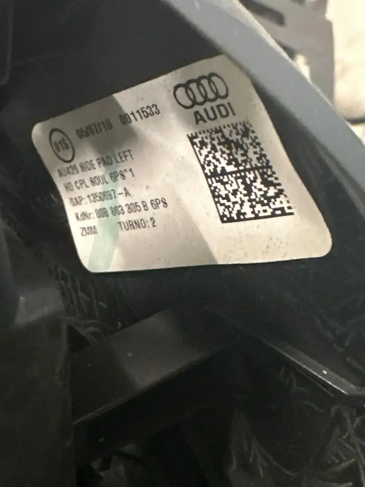 Audi Q5 SQ5 (2017 - ) 80B863305 Другая деталь консоли (туннеля) — фото 2
