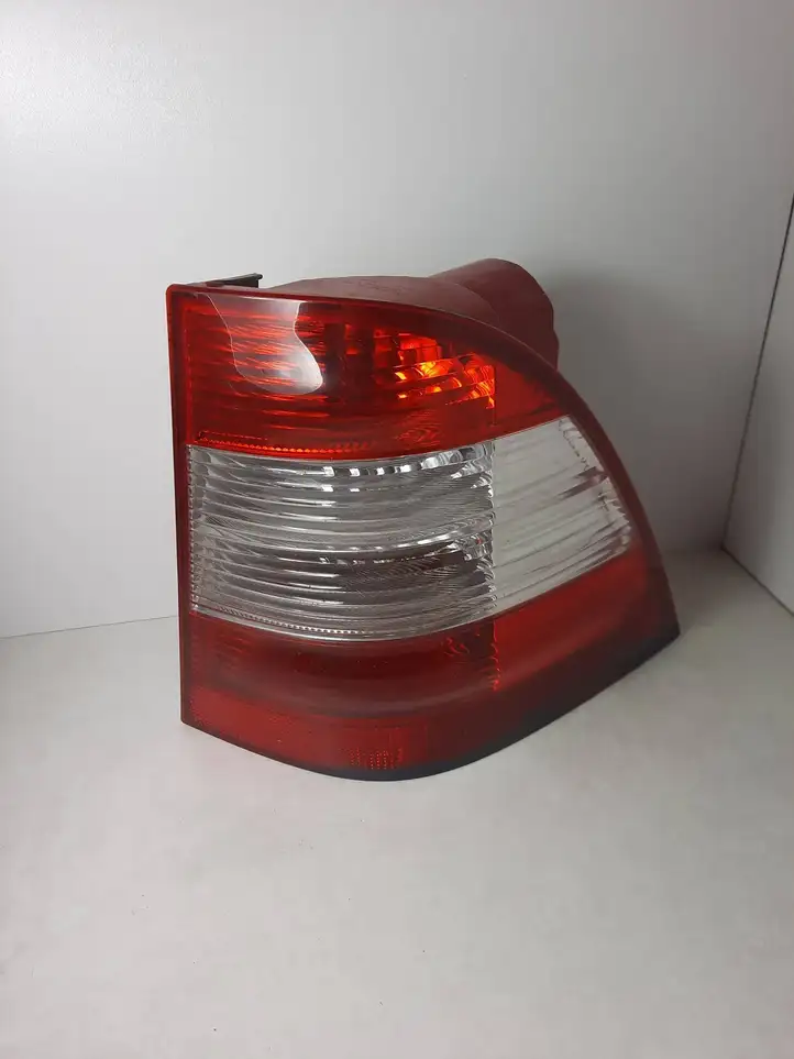 Mercedes-Benz ML W163 (1997 - 2005) A1638202064 Задний фонарь в кузове — фото 1