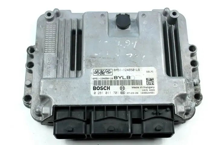Ford Focus (2005 - 2008) 8M5112A650LB Блок управления двигателем (ЭБУ) — фото 1