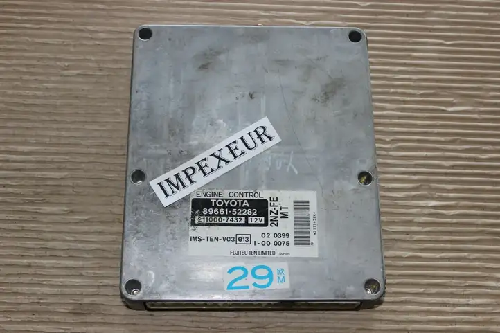 Toyota Yaris (1999 - 2003) 8966152282 Блок управления двигателем (ЭБУ) — фото 1