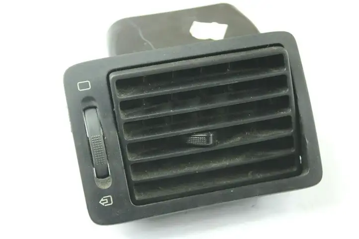 Peugeot 307 (2005 - 2008) 9634499077 Боковой воздушный дефлектор — фото 1