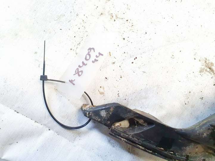 Mitsubishi Carisma (1999 - 2004)  me910260  Держатель заднего бампера (кронштейн)