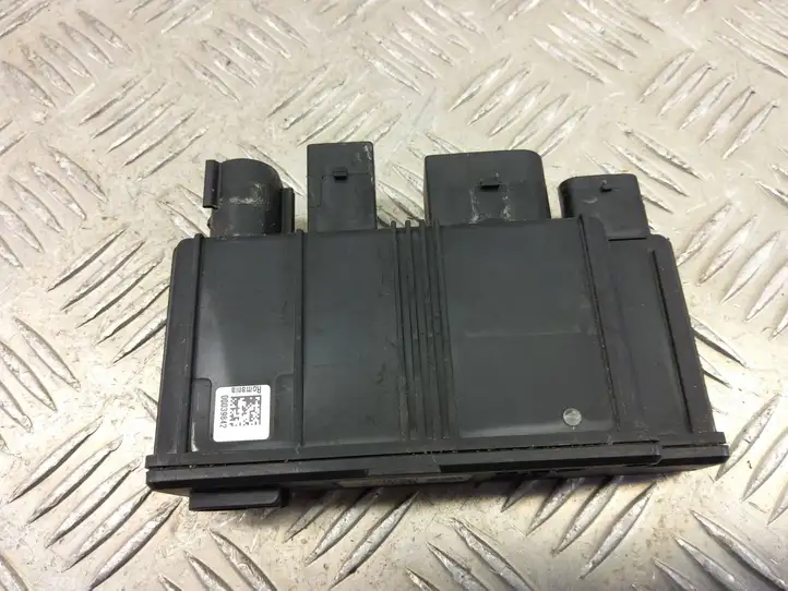 BMW X1 F48 F49 (2015 - 2022)  8647841 Блок управления питанием