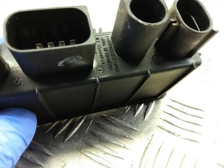 BMW X1 F48 F49 (2015 - 2022)  8647841 Блок управления питанием