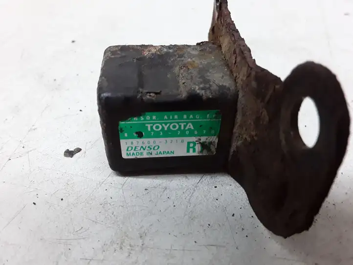 Toyota Avensis T220 (2000 - 2003) 1876003210 Датчик удара SRS — фото 2