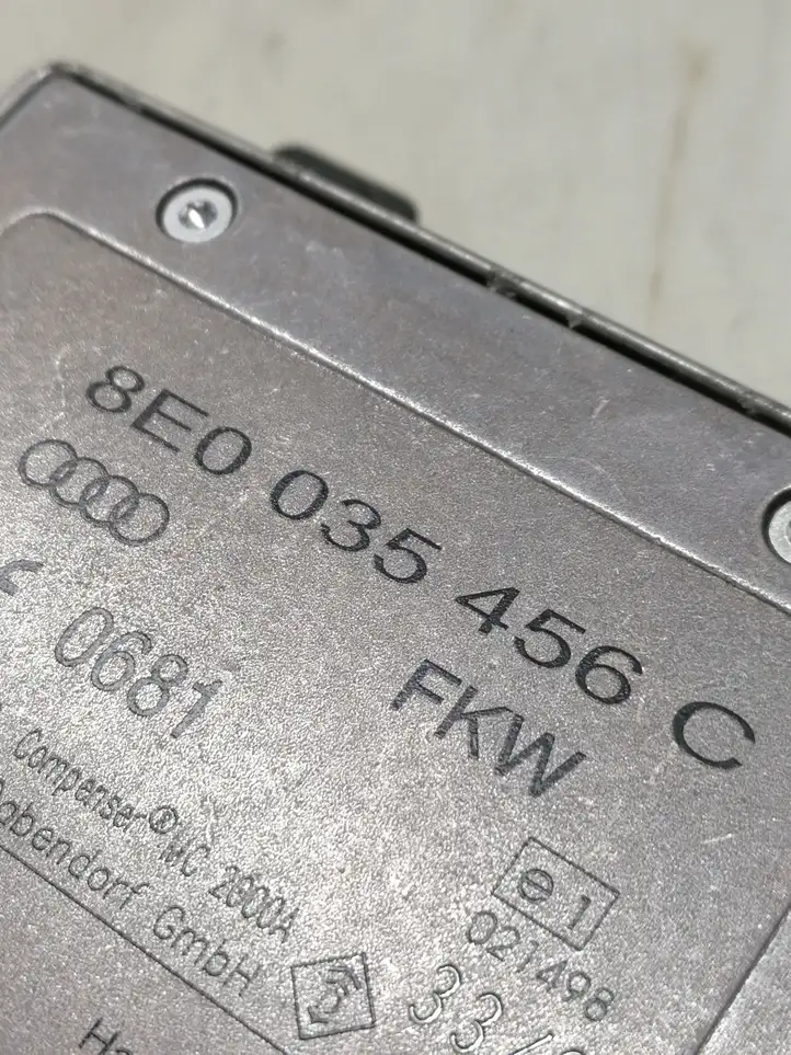 Audi A4 S4 B7 8E 8H (2004 - 2009) 8E0035456C Блок GSM — фото 3
