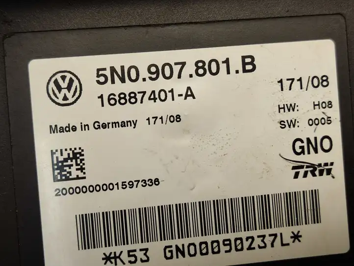 Volkswagen Tiguan (2007 - 2011) 5N0907801B Блок управления стояночным тормозом — фото 2