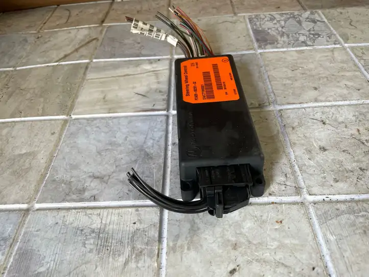 Toyota Corolla Verso AR10 (2004 - 2009) PZ4090029102 Блок управления усилителем руля — фото 7