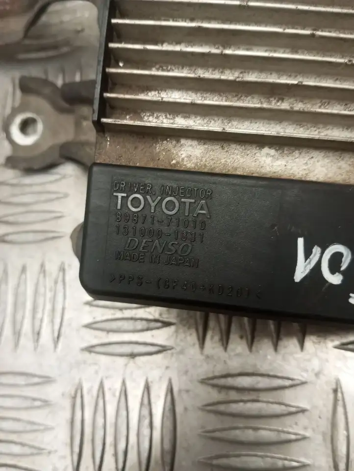 Toyota Corolla Verso AR10 (2004 - 2009) 8987171010 Блок управления форсунками — фото 5