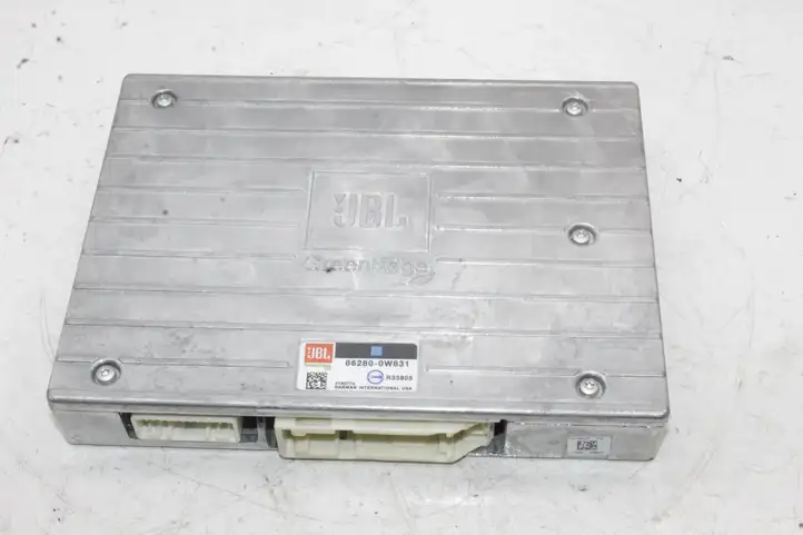 Toyota Prius+ (ZVW40) (2011 - 2018) 862800W831 Блок Hi-Fi аудиосистемы — фото 1