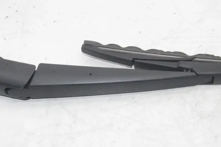 Toyota Prius+ (ZVW40) (2011 - 2018)   Стеклоочиститель заднего стекла