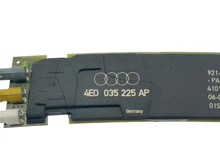 Audi A8 S8 D3 4E (2005 - 2007) 4E0035225AP Усилитель антенны — фото 2