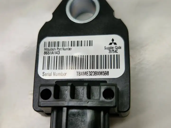 Mitsubishi Lancer VIII (2007 - 2011) 8651A143 Датчик удара SRS — фото 3
